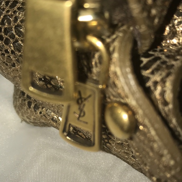 Yves Saint Laurent - Picture 2 of 6